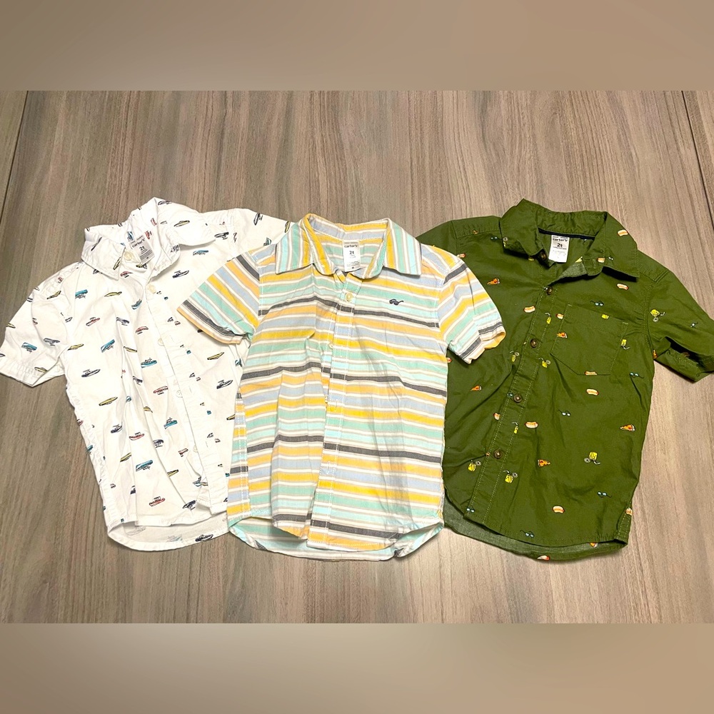 Bundle of (3) Carter’s short sleeve button up shirts for boys size 2T